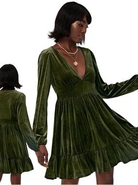 Halara Deep V Neck Ruffled Hem Velvet Mini Party Dress Sz L Green Cocktail NWT